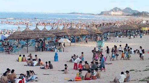 В городе Дананг начался морской туристический сезон - ảnh 1